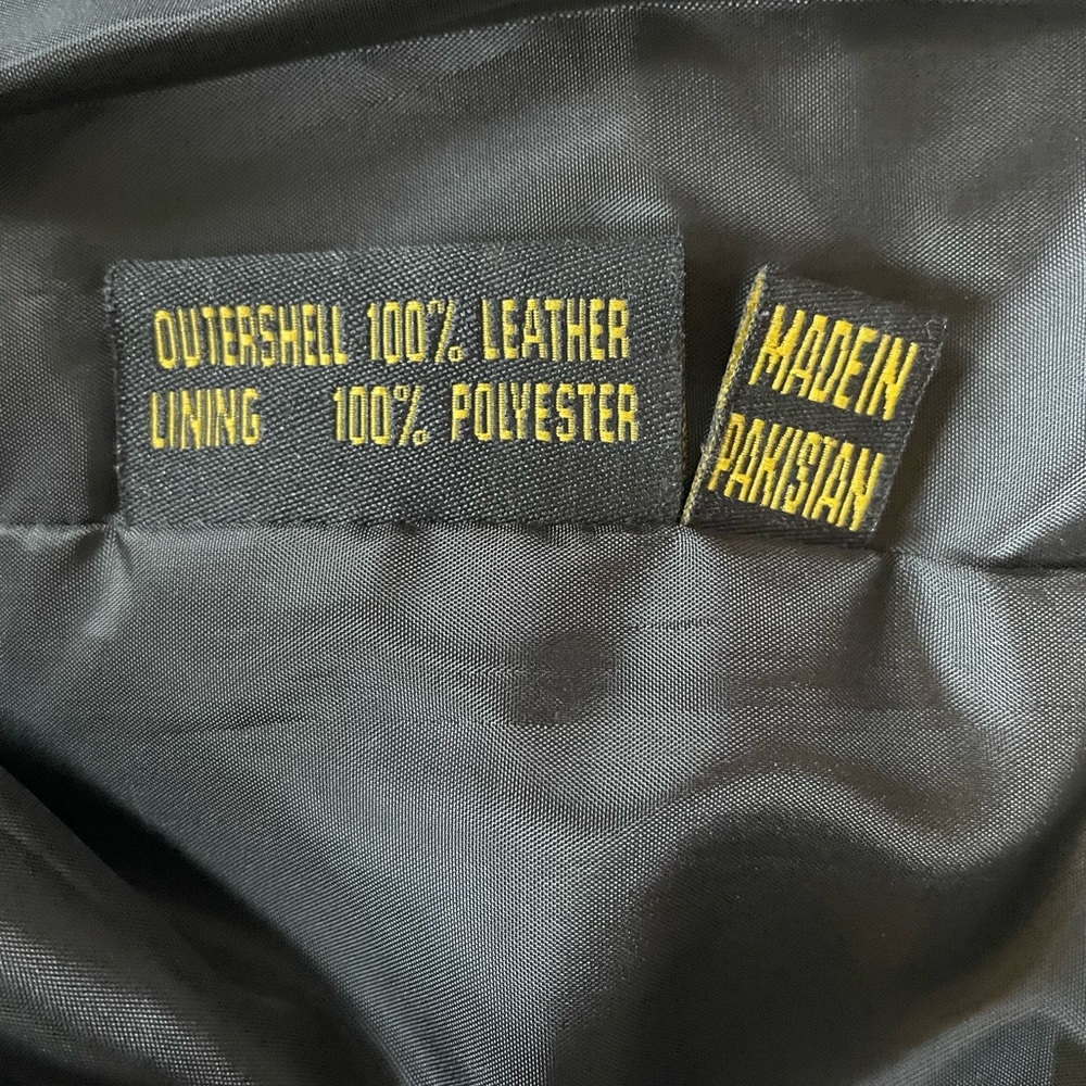 Scully Leather Vest in Sz Xl in gently used condition - Picture 3 of 7